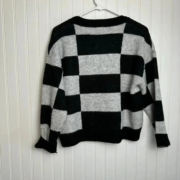 Industry black white checkered button front cardigan sweater size small M17 - Picture 6 of 6